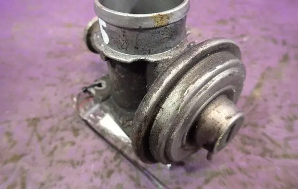 BMW 5 E39 EGR valve 778545204