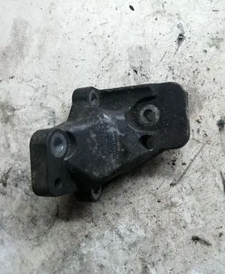 Volvo S60 Engine mounting bracket 86341232