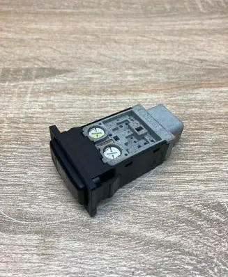 Toyota Avensis T250 Seat heating switch 153261 153337