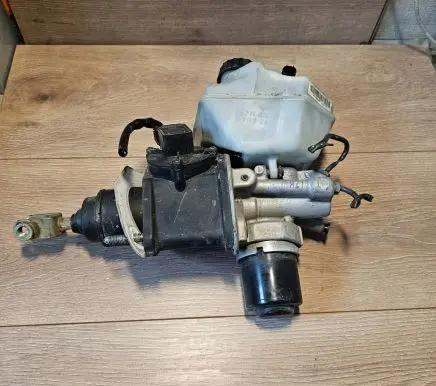 Mercedes-Benz E W211 Master brake cylinder 0204221045 2840420460