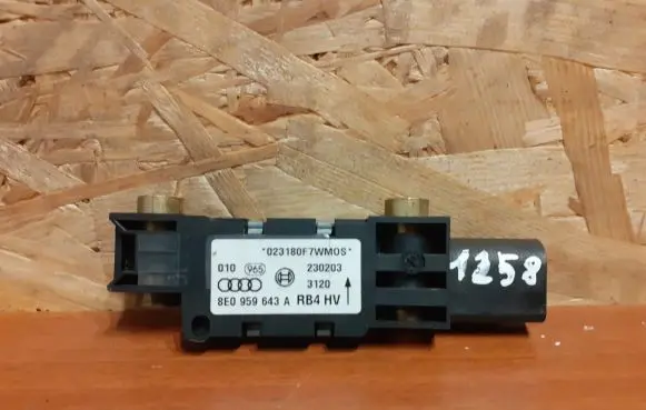 Audi A4 S4 B6 8E 8H Airbag deployment crash/impact sensor 1258 8E0959643A