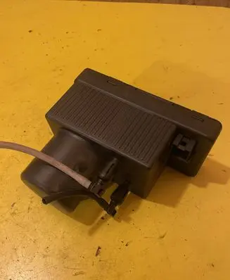 Mercedes-Benz C W203 Vacuum pump 2038000048