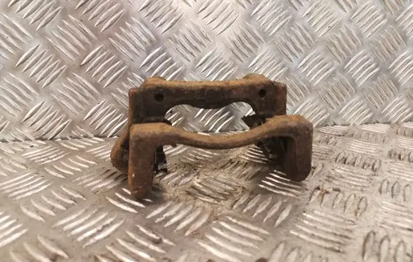 Toyota Corolla Verso E121 Brake caliper pad carrier rear 