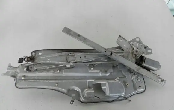 Renault Laguna I Front door window regulator with motor 