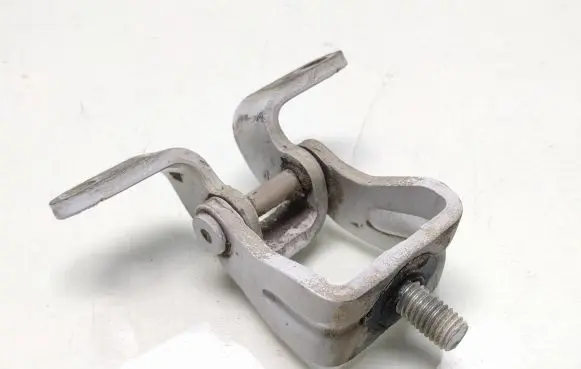 Skoda Octavia Mk2 (1Z) Tailgate/trunk/boot hinge 1Z5827302C
