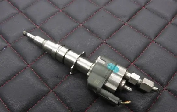 BMW 1 E81 E87 Fuel injector 7589048 10181010 758904807