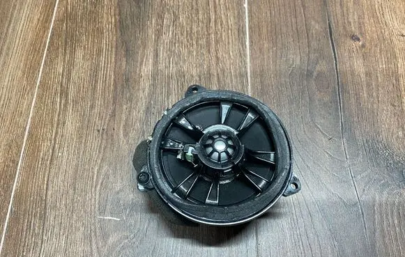Land Rover Discovery 4 - LR4 Panel speaker EH2218808BA
