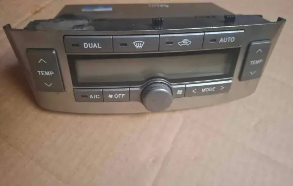 Toyota Avensis T250 Climate control unit 5590005170 MB1465700803
