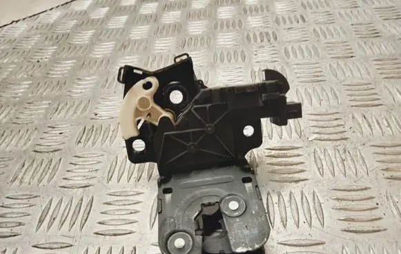 Audi A4 S4 B7 8E 8H Tailgate/trunk/boot lock/catch/latch 8P4827505B