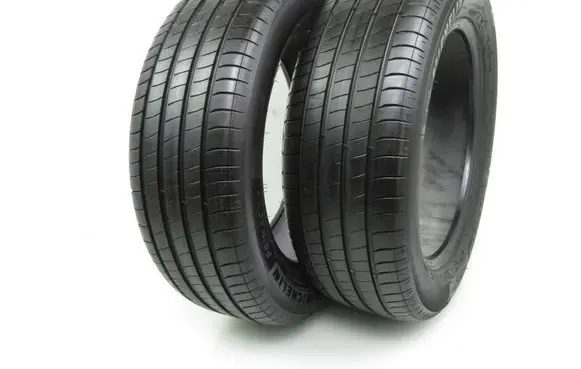 Volkswagen Golf V R16 summer tire 