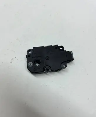 Mercedes-Benz C W205 Air flap motor/actuator T1002128B ZBAT0074D00 614600202