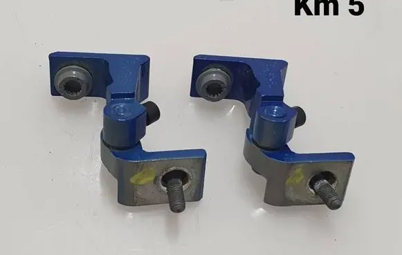 Seat Arona Front door lower hinge 8X4833406A 8X0831404E