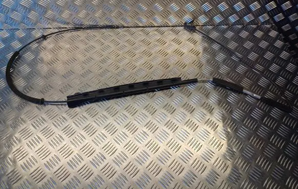 Audi Q7 4L Engine bonnet/hood lock release cable 4L1823535