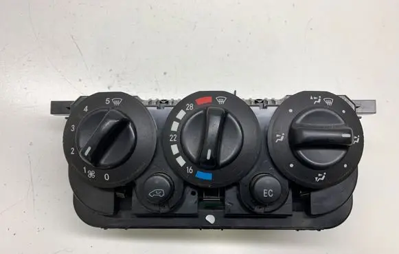 Mercedes-Benz A W168 Climate control unit 1688302085