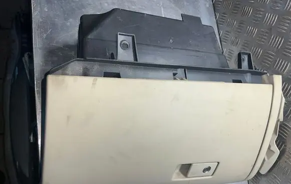 Volvo XC60 Glove box 30755624
