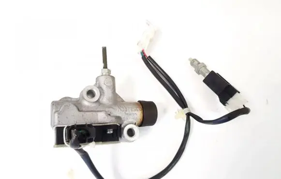 Subaru Outback Clutch master cylinder 023100896a 15647592