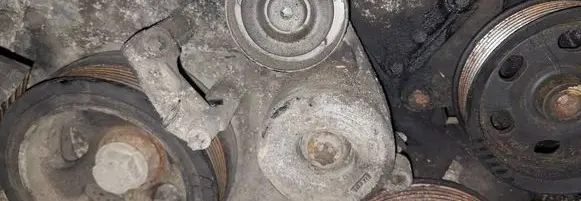 Jeep Grand Cherokee (WK) Generator/alternator belt tensioner