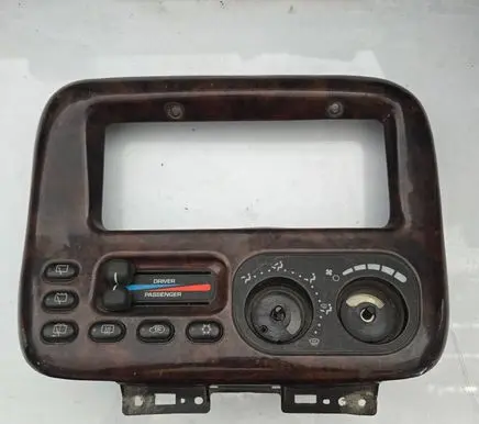 Chrysler Voyager Climate control unit P04677937AB 3378