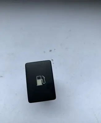 Toyota Avensis T270 Fuel tank opening switch 15C252 1E108