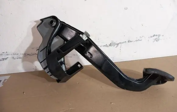 Mercedes-Benz C W204 Brake pedal A2042902001
