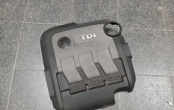 Seat Ibiza IV (6J,6P) Engine cover (trim) 03P103925A