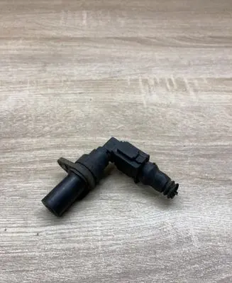 BMW 5 E39 Crankshaft position sensor 2247926