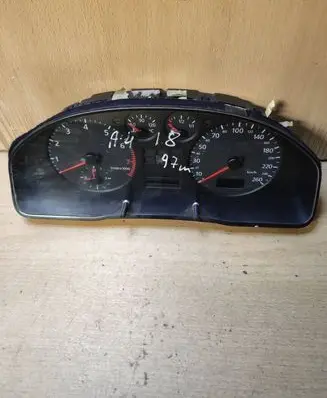 Audi A4 S4 B5 8D Speedometer (instrument cluster) 8D0919861C