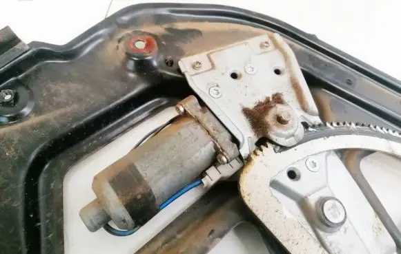 Mercedes-Benz Sprinter W901 W902 W903 W904 Front door window regulator motor 0130821734