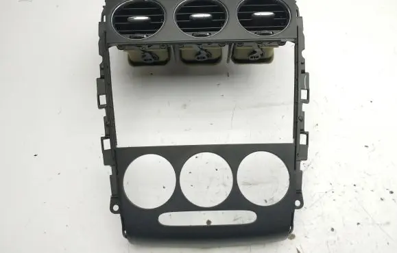 Dash center air vent grill