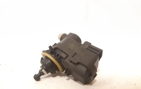 Headlight level adjustment motor