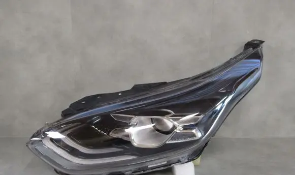 KIA Ceed Headlight/headlamp 92101J7100