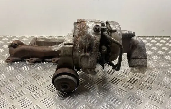 Toyota Avensis T250 Turbo 172010R020 256800R020