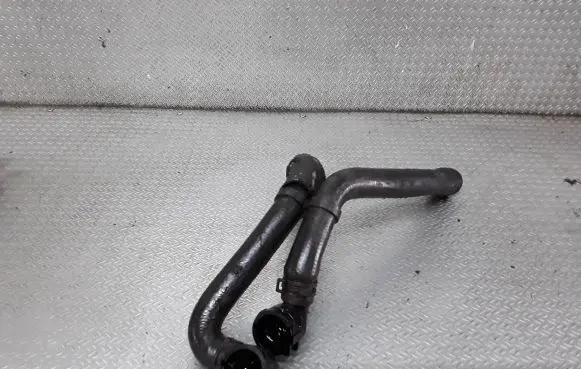 Volkswagen PASSAT B6 Engine coolant pipe/hose