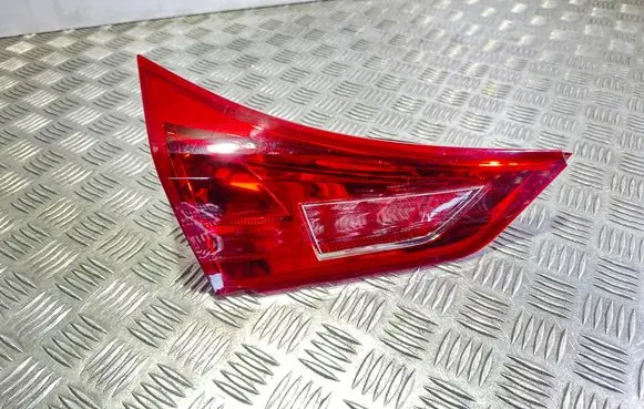 Toyota Auris E180 Tailgate rear/tail lights 02260