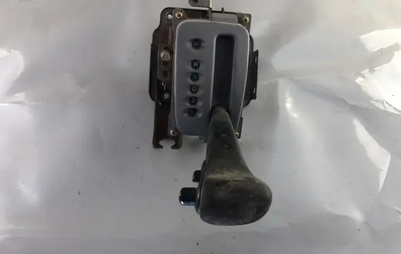 Mitsubishi Pajero Pinin Gear shifter/selector