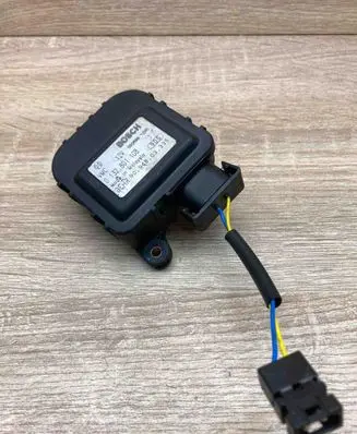 Mercedes-Benz E W210 Air flap motor/actuator 0132801108