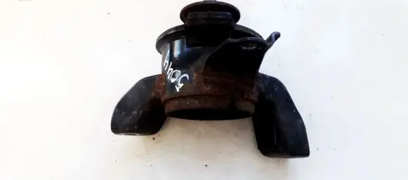 Engine mount bracket