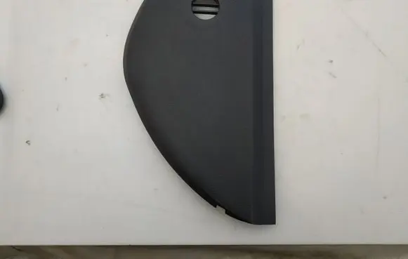 Dashboard glove box trim