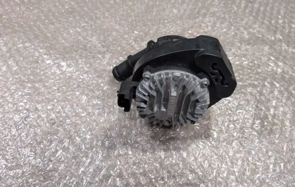 Renault Trafic III (X82) Water pump 210100497R 039202451F