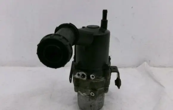 Citroen C4 II Power steering pump 9676740380