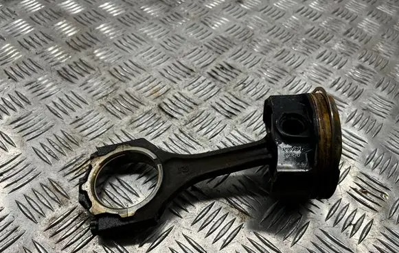 Lexus GS 300 350 430 450H Piston with connecting rod 31050