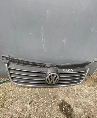 Volkswagen PASSAT B5 Front bumper upper radiator grill 3B0853562 E1827