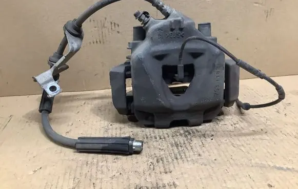 BMW 3 E90 E91 Front brake caliper 7351182