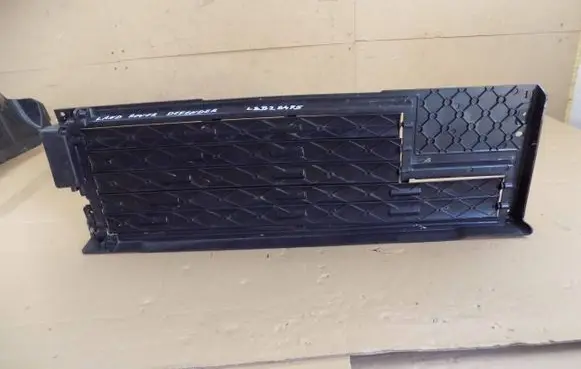 Land Rover Defender Intercooler air guide/duct channel L8B28475AC