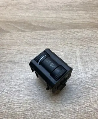 Skoda Octavia Mk2 (1Z) Headlight level height control switch 1Z0941333