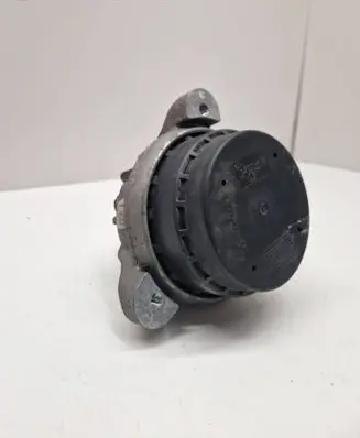 BMW 5 F10 F11 Engine mount bracket 6785602