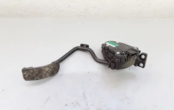 Audi A8 S8 D3 4E Accelerator throttle pedal 4E2723523C 6PV00802645 F30015801