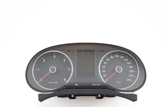 Volkswagen Amarok Speedometer (instrument cluster) 2H0920863C 2H0920863