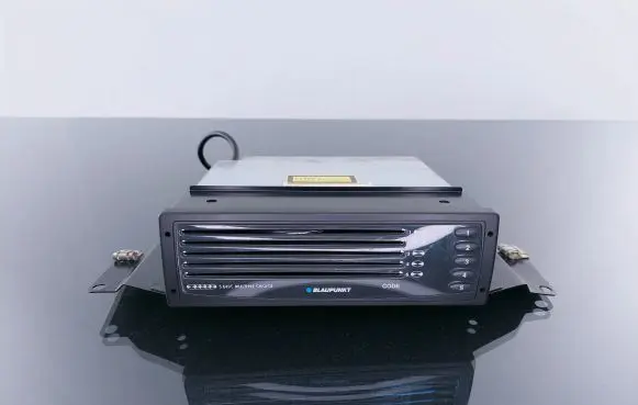 Maserati Quattroporte CD/DVD changer 7607769150