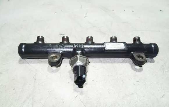 Volvo C30 Fuel main line pipe 9681649580